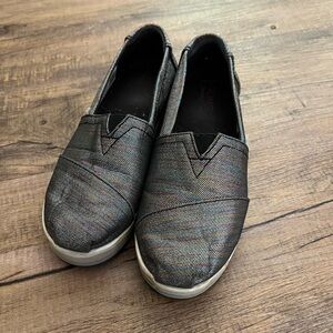 Girls size 13.5 Toms